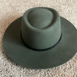 Gigi pip wren telescope crown hat size 57